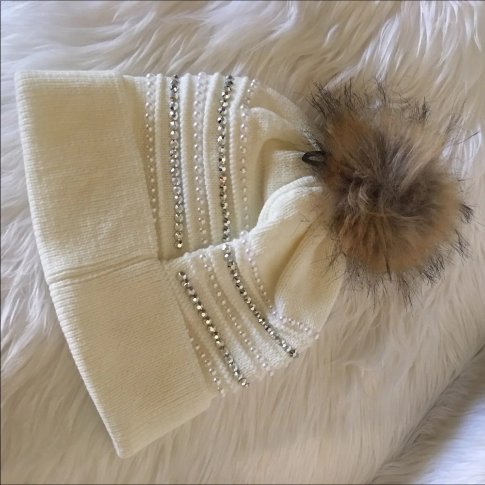 Bebe beanie winter knit hat rhinestone pom white - Picture 6 of 8